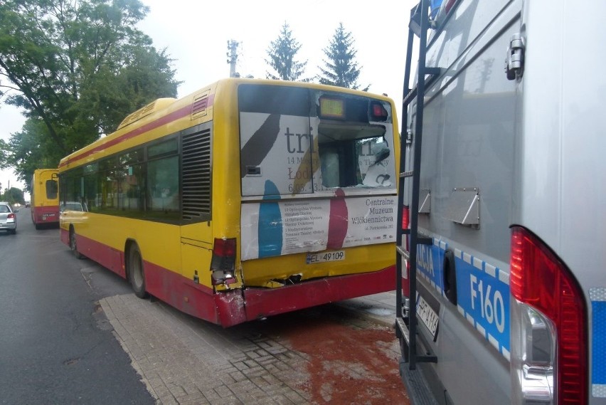 Zderzenie dwóch autobusów na ul. Brzezińskiej w Łodzi