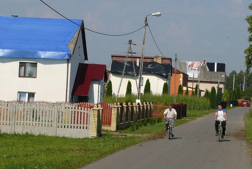 W Przyborowicach w gminie Bogoria wszystkie dachy przykryte...