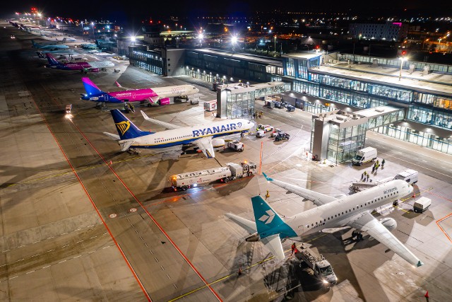 Z Katowice Airport Ślązacy chętnie latają czarterami na zimowe wakacjeZobacz kolejne zdjęcia. Przesuwaj zdjęcia w prawo - naciśnij strzałkę lub przycisk NASTĘPNE