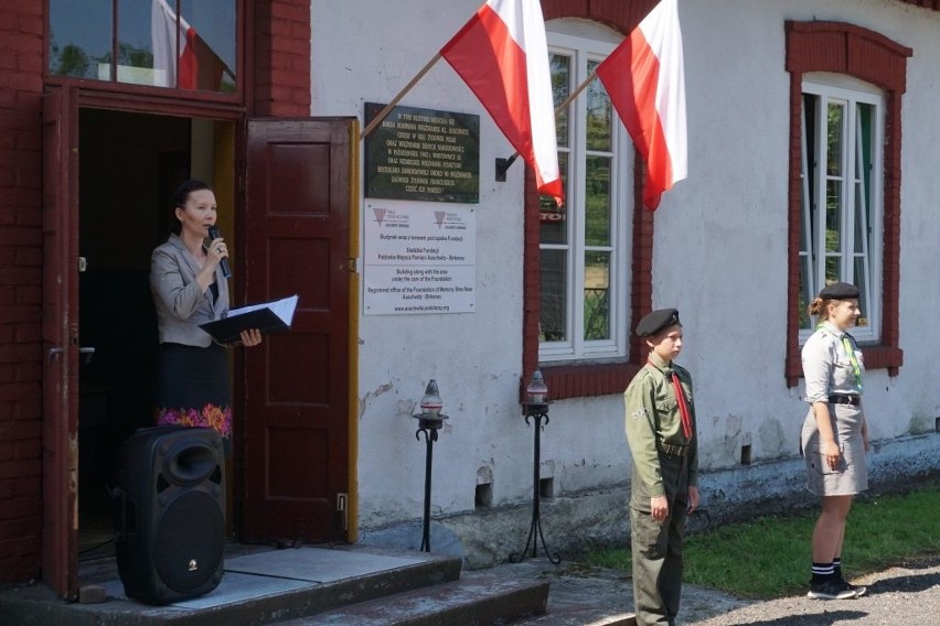 Brzeszcze. Uczcili pamięć więźniarek z karnej kompanii kobiet w niemieckim obozie Auschwitz-Birkenau [ZDJĘCIA]