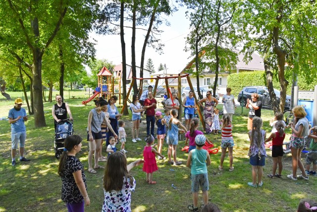 Wakacyjna akcja "Kolorowo w plenerze" to już niepołomicka tradycja. Tegoroczny projekt rozpocznie się 7 lipca w Zielonym Ogrodzie na osiedlu Boryczów w Niepołomicach