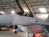 Zdjęcie dnia. Zobacz kto "pilotuje" tego F-16
