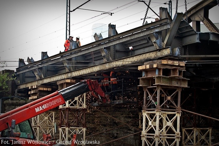 Wrocław: Tak znikał wiadukt nad ul. Grabiszyńską (NOWE ZDJĘCIA)