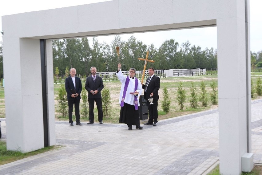 Będą nowe miejsca na cmentarzu w Cedzynie. Jest też kolumbarium