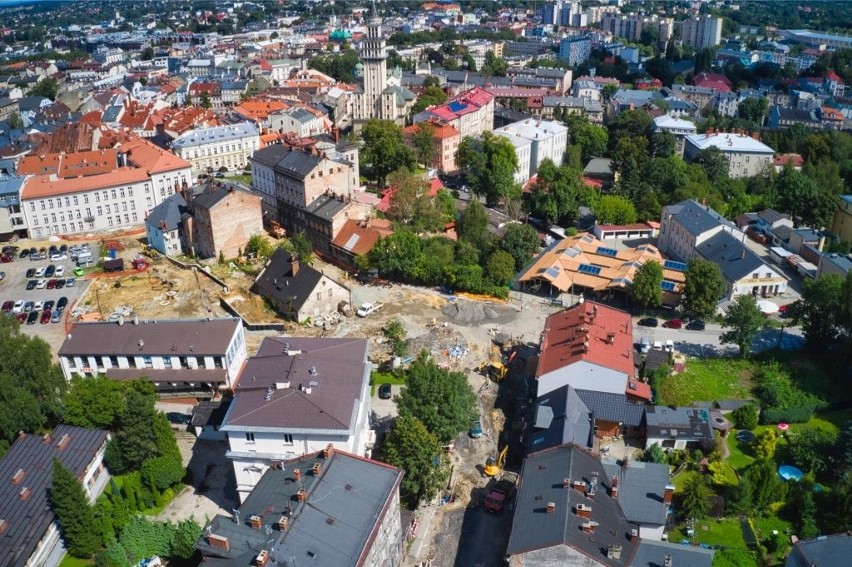 Budowa ronda w rejonie targowiska i zbiegu ulic Lompy i...