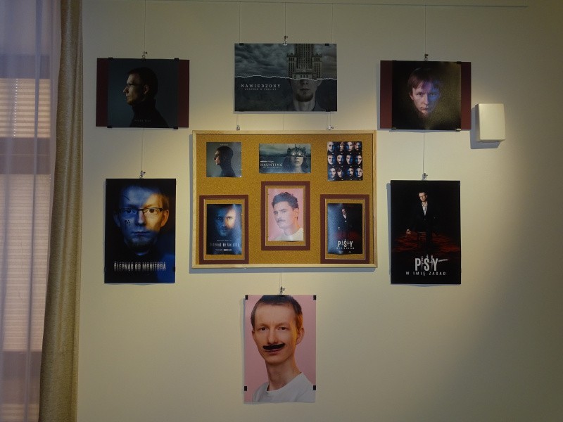 Wernisaż wystawy "20 twarzy Przemka. Grafika w czasie pandemii" w Muzeum Regionalnym w Zwoleniu