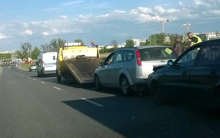 Wrocław: Wypadek na Granicznej w pobliżu ronda AOW. Utrudnienia w kierunku centrum