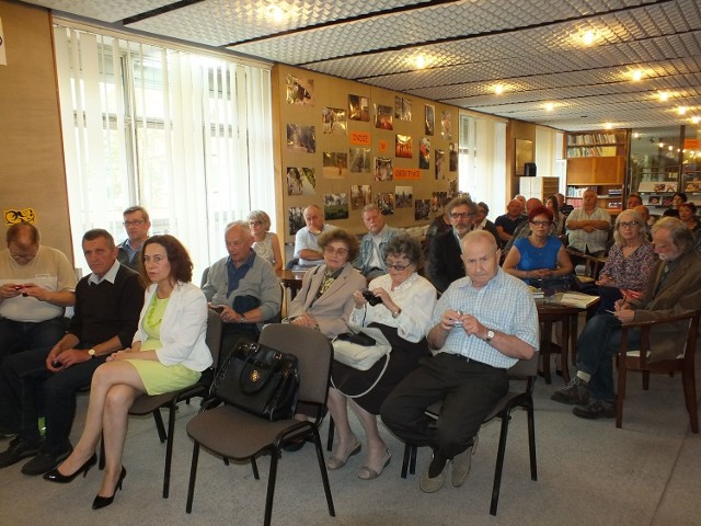 Na spotkanie przyszli głównie członkowie Starachowickiego Towarzystwa Fotograficznego.
