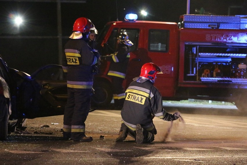 Tragiczny wypadek pod Wrocławiem na drodze nr 94. Dwa auta...