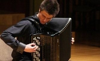 Stypendium ministra kultury i dziedzictwa narodowego dla radomskiego muzyka Piotra Zarzyki