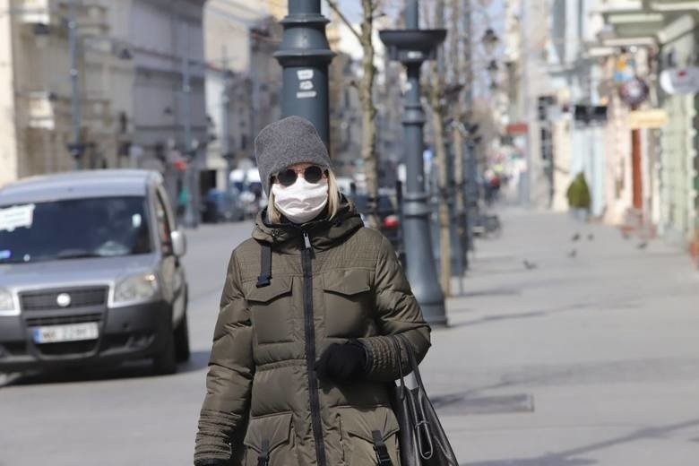 Darmowe maseczki dla łodzian od marszałka. Gdzie można je odebrać? LISTA