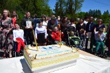 Piąte urodziny Fundacji "Szlachetne Anioły" z Klimontowa. Piękna uroczystość z tortem i balonami. Zobacz zdjęcia