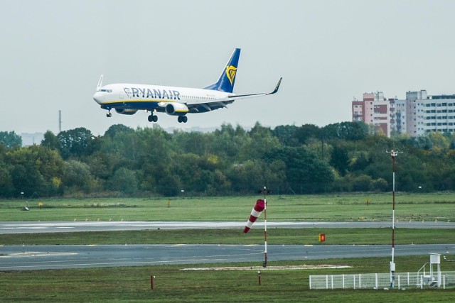 14 połączeń z poznańskiej Ławicy zostanie zawieszonych przez Ryanair.