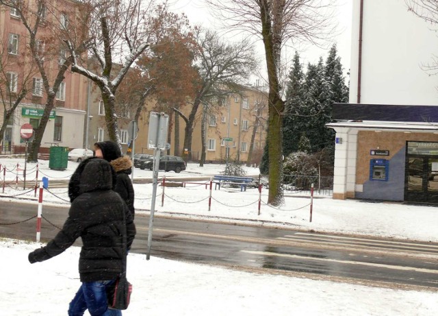 Skrzyżowanie ulic Popiełuszki i Wolności, gdzie są trzy banki.