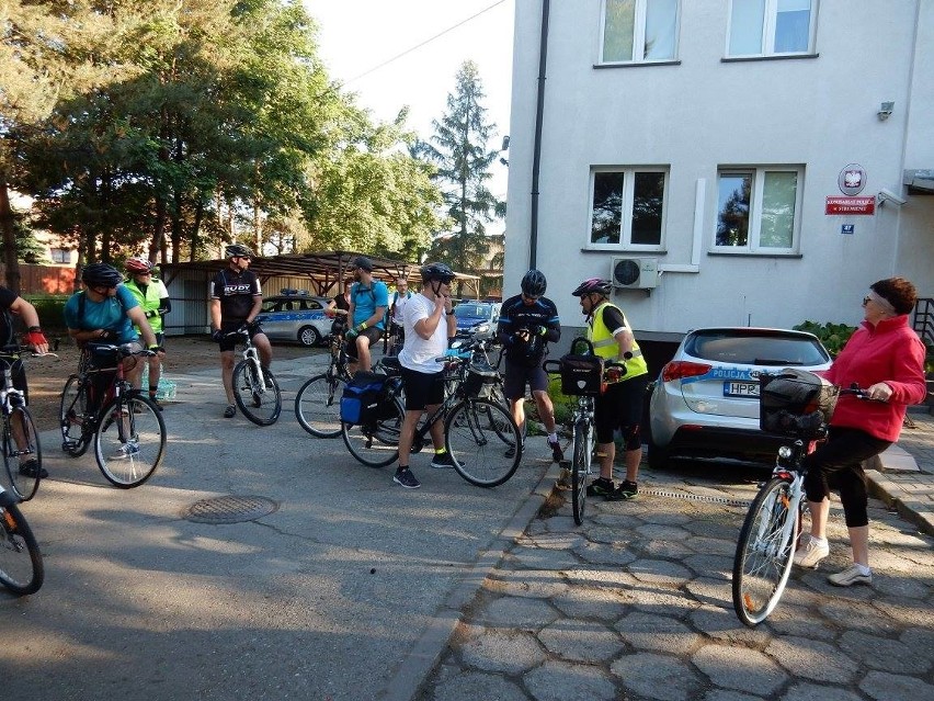 Policjanci na rowerach. Jadą, aby pomóc chorej Wiktorii ZDJĘCIA