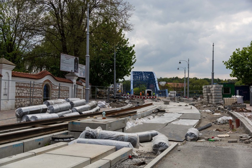 Kraków. Przebudowa ulicy Krakowskiej znów z problemami. Wiele zależeć będzie od pogody [ZDJĘCIA]