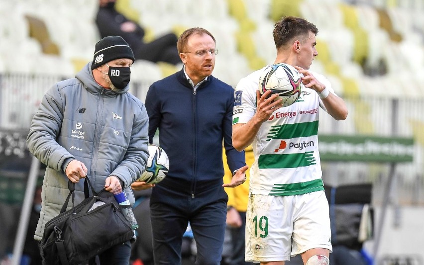 Lechia Gdańsk rozpoczęła przygotowania do sezonu bez trzech kadrowiczów. Brakuje nowych piłkarzy, wrócił Kacper Sezonienko