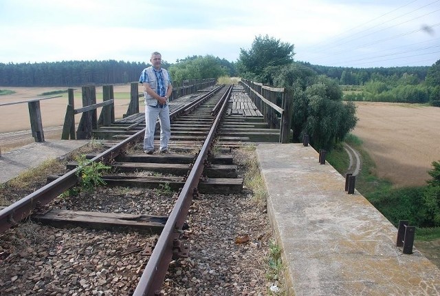 Grzegorz Sułek historią mostu w Chrzypsku Małym interesuje się od 20 lat