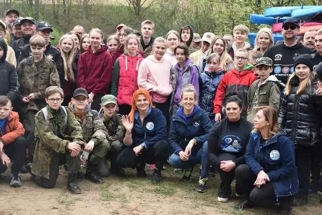 13 kwietnia odbyło się wielkie, doroczne sprzątanie rzeki Raduni w okolicy Somonina i Kiełpina.