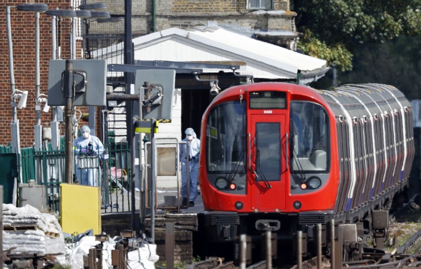 Wielka Brytania: Zamach w Londynie, eksplozja na stacji metra Parsons Green. Kto jest sprawcą?