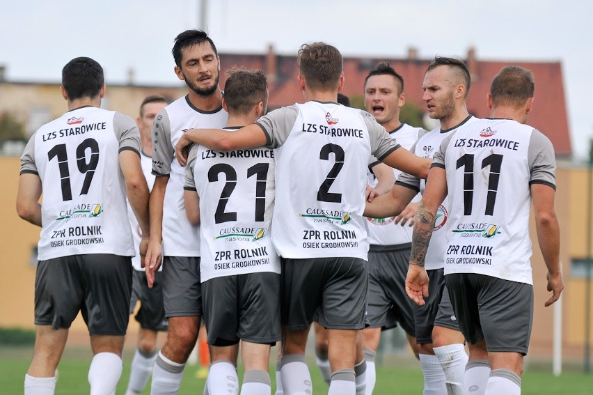 4 liga piłkarska. Starowice - Małapanew Ozimek 2-2