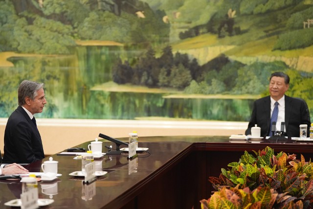 Blinken poinformował, że w rozmowie z Xi wyraził zaniepokojenie wsparciem Chin dla Rosji