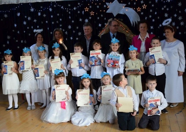 W Olesznie odbył się doroczny konkurs stroików i szopek bożonarodzeniowych, w którym uczestniczył wicewójt Krasocina.