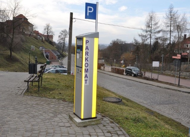 Sandomierzanie nie będą musieli już korzystać z parkomatów. Wystarczy, że wykupią  roczny abonament.