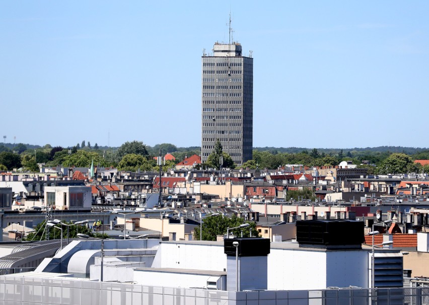 Czarna Perła w Szczecinie już gotowa. Luksusowy apartamentowiec stanął w centrum miasta [ZDJĘCIA, WIDEO]