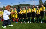 Ogromne emocje w finałach Turnieju Z Podwórka na Stadion o Puchar Tymbarku w Nowinach. Grały drużyny w kategorii U-12. Zobacz zdjęcia