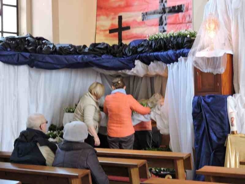 Grób w kościele pw. św. Wojciecha - ostatnie poprawki