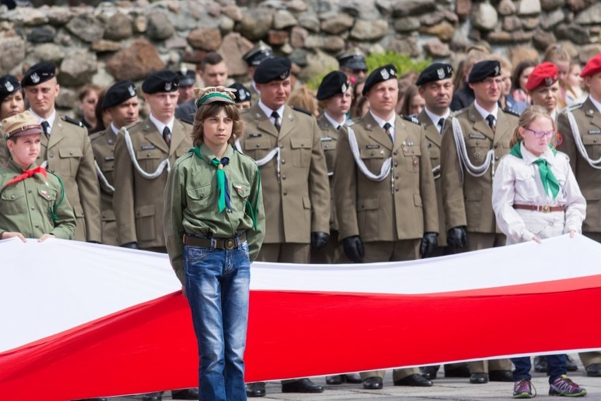 Biało-czerwona czystość i waleczność. Żołnierze z Żagania uczcili Dzień Flagi (zdjęcia)