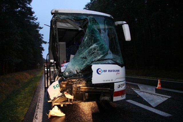 Do zdarzenia doszło dziś o godz. 5.40 na drodze krajowej nr 46 pomiędzy węzłem autostradowym Prądy a Dąbrową Niemodlińską.