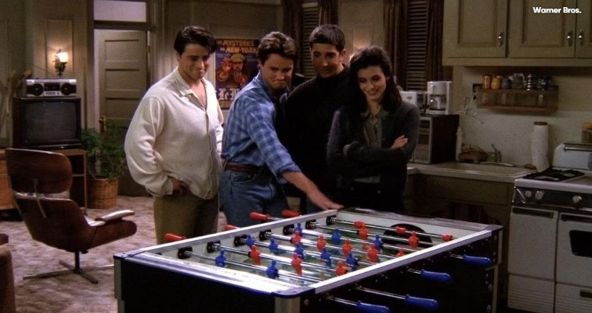 Obiektem kpin była praca Chandlera, tak nuda, że nikt nie...
