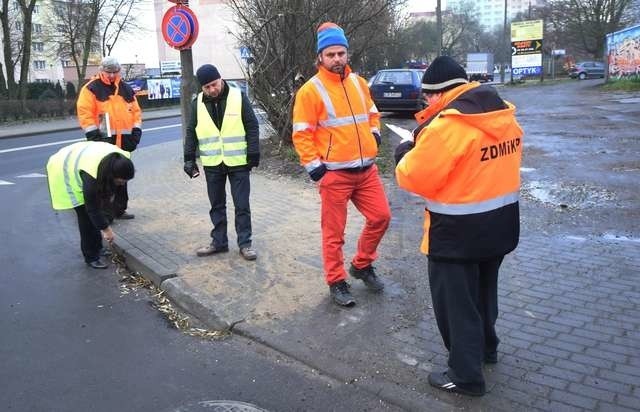 Na ulicy Brzozowej wykonanej pracy przyglądała się komisja odbiorowa ZDMiKP