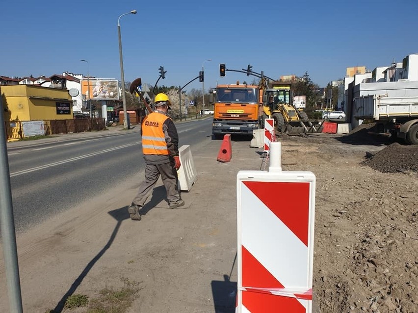 Kilka dni temu ruszyły pierwsze prace przy budowie buspasa...