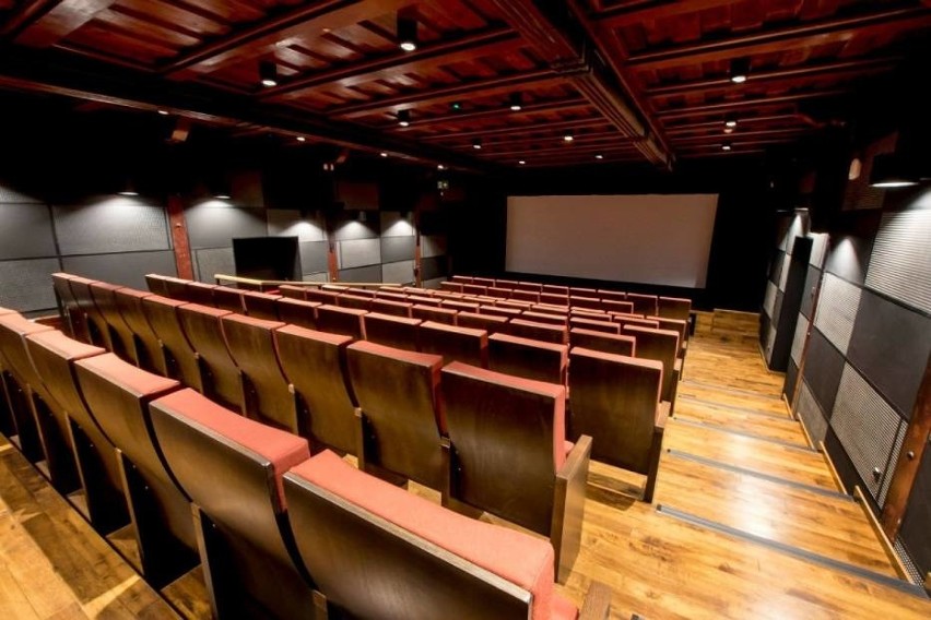 Kino na Bursztynowym Szlaku w Pruszczu przygotowuje się do otwarcia nowego sezonu [zdjęcia]