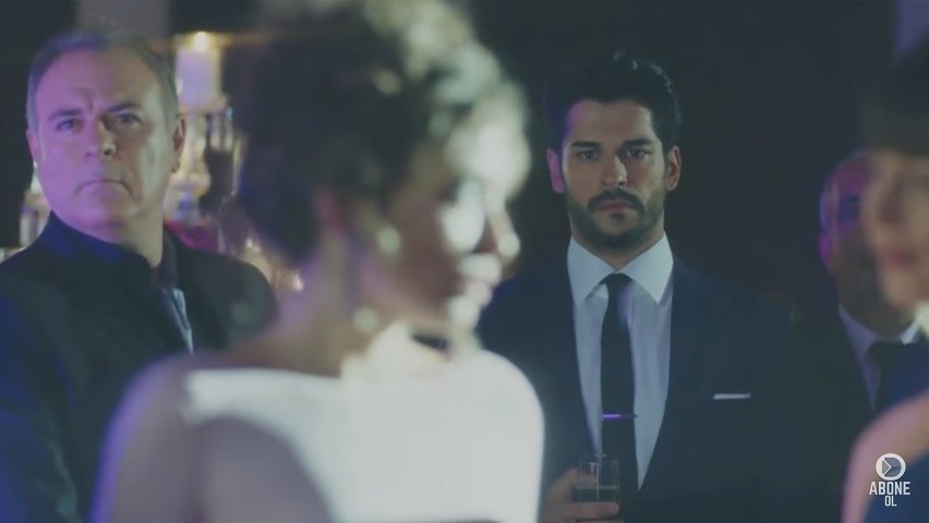 "Wieczna miłość" odcinek 7. Kemal zostaje w Stambule. Nihan wyzna mu, że wciąż go kocha? [STRESZCZENIE ODCINKA+ZDJĘCIA]