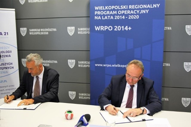 Wojciech Jankowiak i prof. Andrzej Grzybowski podpisali umowę na realizację programu profilaktyki retinopatii cukrzycowej