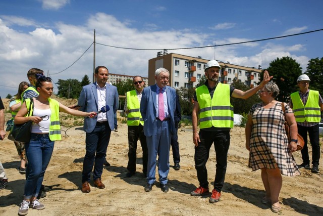 Minął rok od rozpoczęcia budowy linii tramwajowej z Krowodrzy Górki do Górki Narodowej. Z tej okazji plac budowy wizytował prezydent Krakowa Jacek Majchrowski.