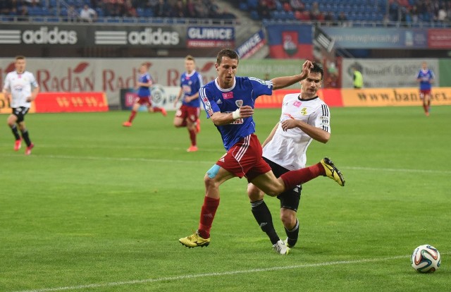 Bohaterem kolejki był Kamil Wilczek, który w meczu z GKS-em Bełchatów strzelił cztery gole. Wilczek ma już 20 bramek w tym sezonie i zmierza po tytuł króla strzelców.