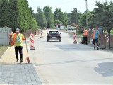 Powiatowe inwestycje w gminie Grębów: droga, chodniki, renowacje  