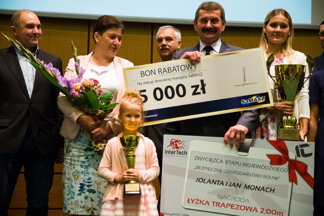 Jolanta i Jan Monachowie z Kobylanki w 2016 r. zostali zwycięzcami etapu wojewódzkiego konkursu „Bezpieczne Gospodarstwo Rolne"