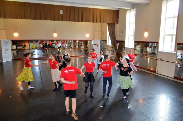 Tancerze z grupy Wal-Nak doskonalili umiejętności podczas warsztatów w Koszęcinie.