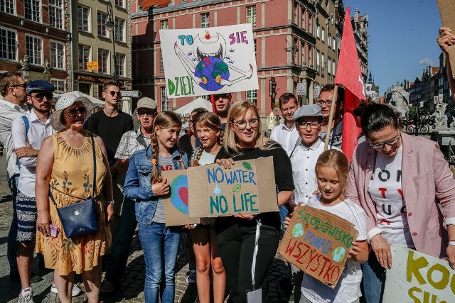 „Gdańsk wspiera wakacyjny strajk klimatyczny”: - Nasza Ziemia, wspólna sprawa! - skandowano.