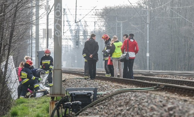 Na stacji SKM w Gdańsku Wrzeszczu pociąg potrącił młodą kobietę