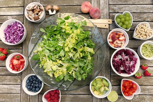 Diety NFZ: 15 planów żywieniowych, 9 tys. przepisów. Darmowe jadłospisy
