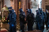 32 osoby oskarżone o zakłócenie mszy w poznańskiej katedrze. Co ustalił specjalista?