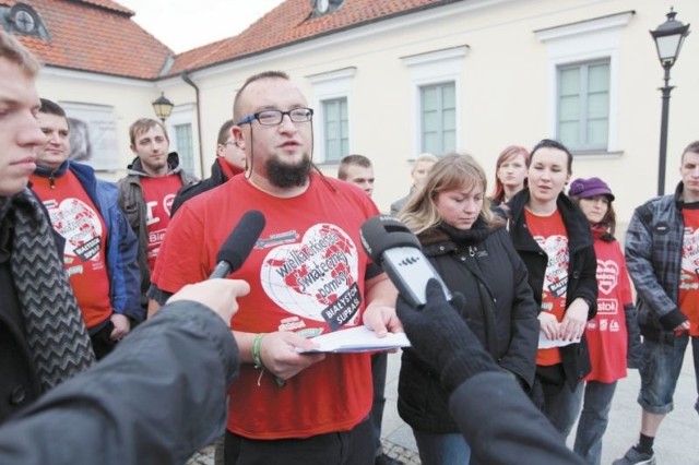 Białostocki XXI Finał WOŚP wraca do centrum Białegostoku &#8211; zapowiedział na wczorajszej konferencji Marcin Adam Wróbel, szef sztabu. Pod Ratuszem ma stanąć przynajmniej jedna scena muzyczna.