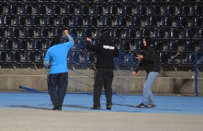 [nowe zdjęcia] Lech Poznań - Legia Warszawa. Mecz i demolka